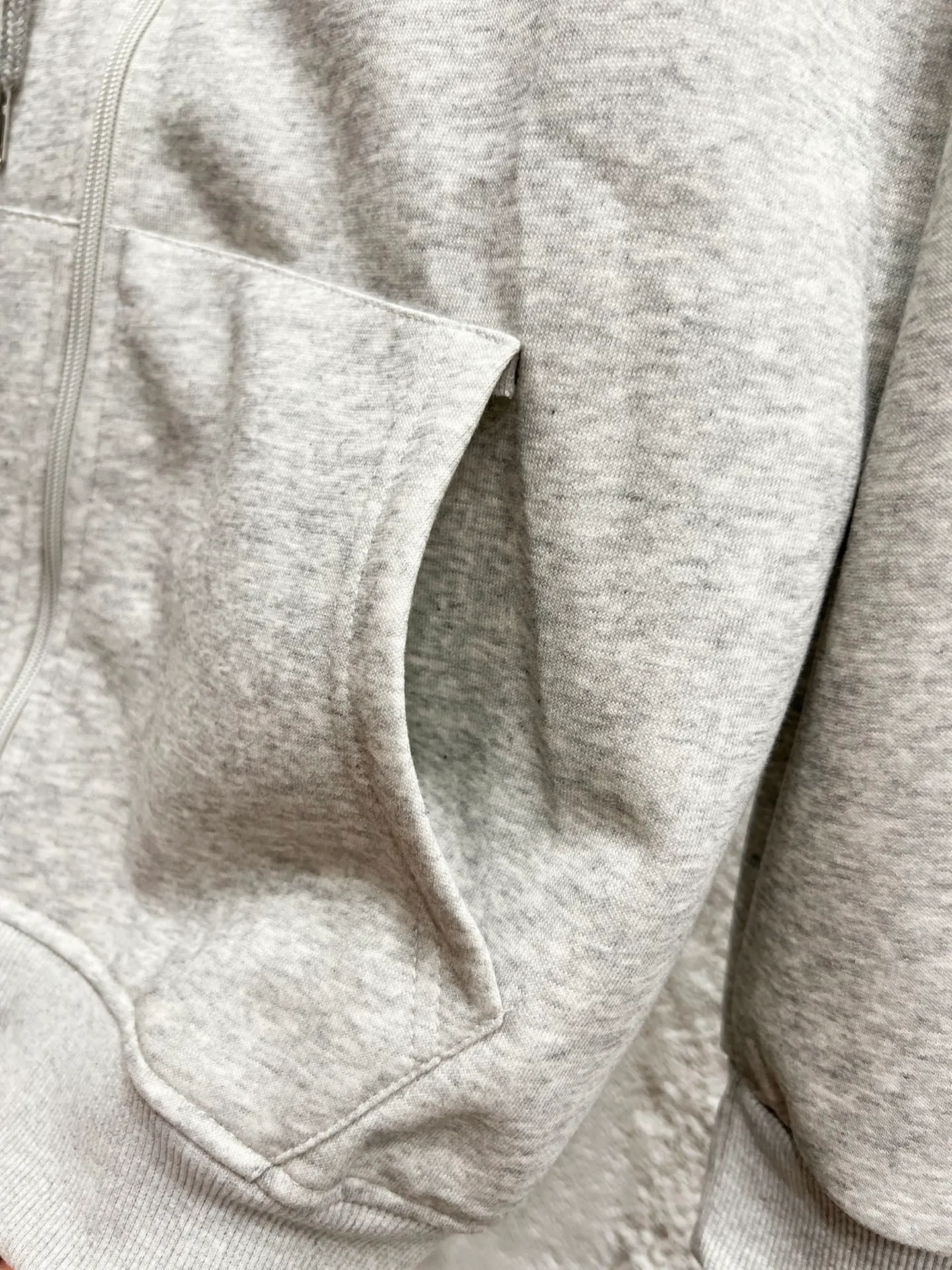 P230 Model number: T62 pure cotton zipper sweatshirt, milk white, black, navy blue, gray, four colors Size: M-90-110 catties L-110-130 catties XL-130-150 catties 2XL-150-170 catties Color: Gray